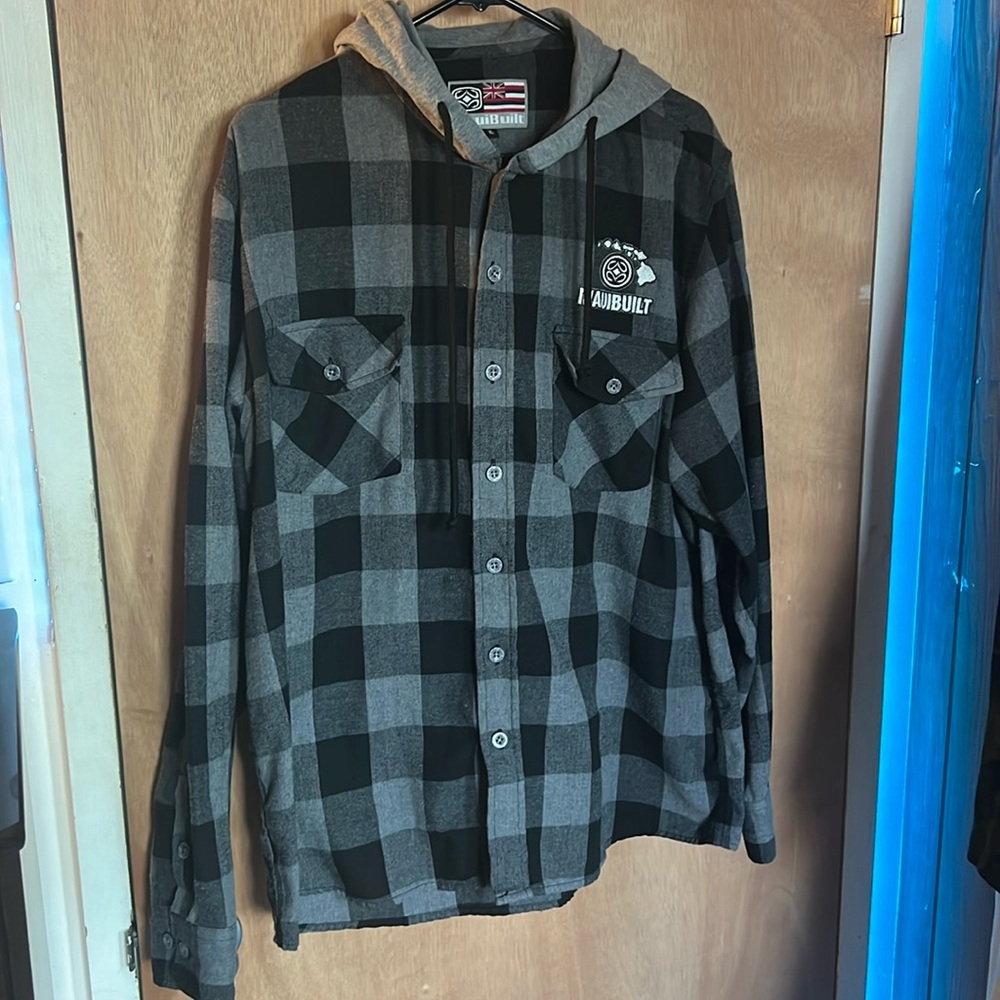 XL Maui Built Button Down Hoodie